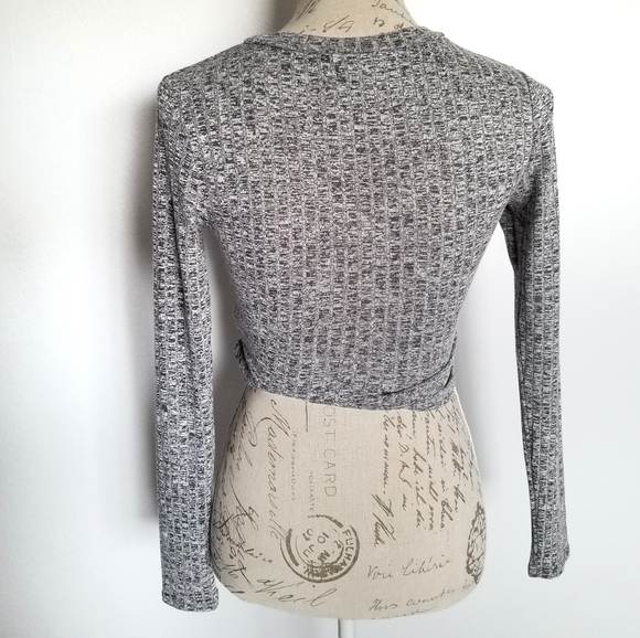 Forever 21 Grey crop Top - Picture 2 of 5